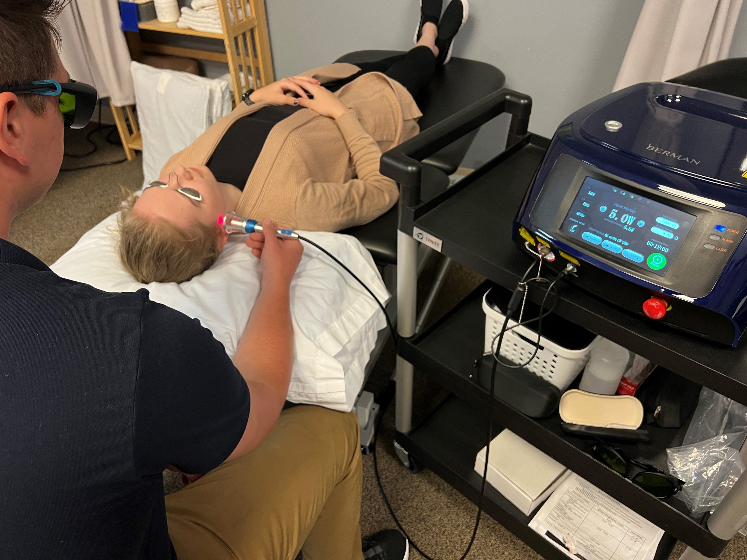 لیزر پرتوان مفصل فک