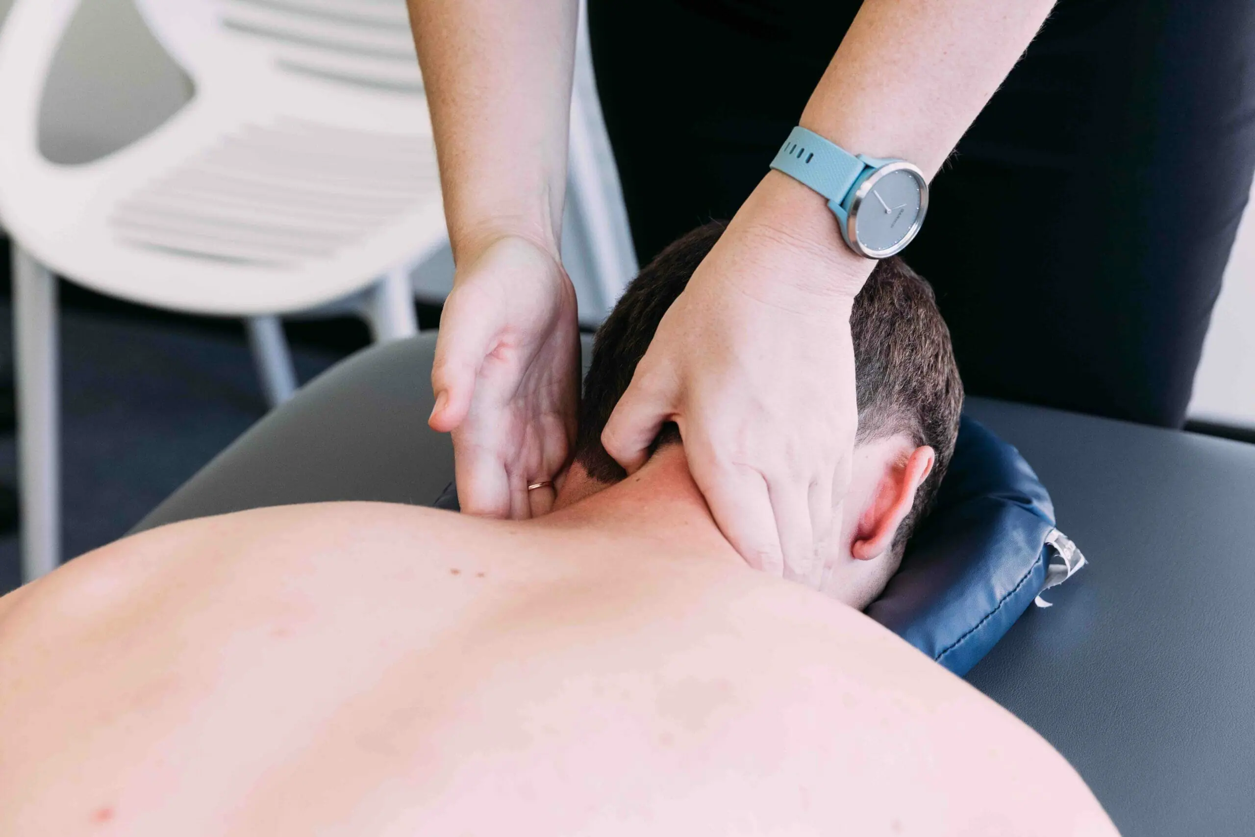 فیزیوتراپی در درمان ضربه شلاقی گردن