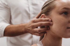 علت صدا دادن فک + درمان با فیزیوتراپی